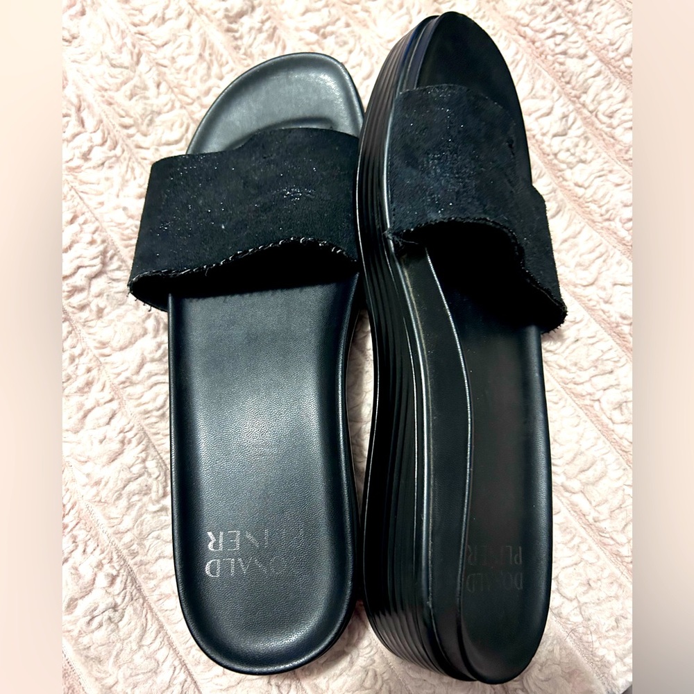 Black pump sandals